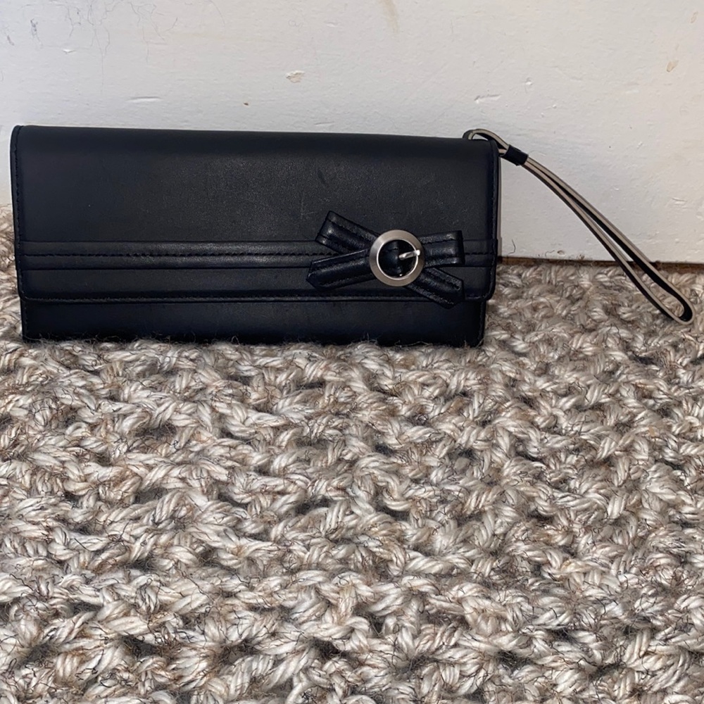 Ann Taylor wallet wristlet with small bow